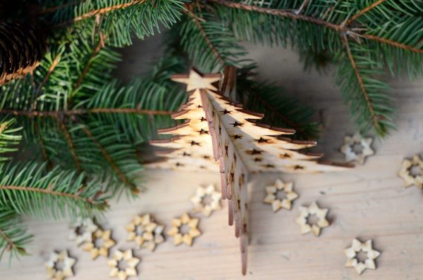 Choinka składana z gwiazdkami - zimowe dekoracje i ozdoby